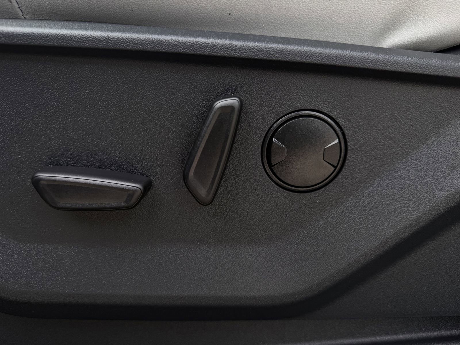 New 2026 Ford Expedition Platinum image 24