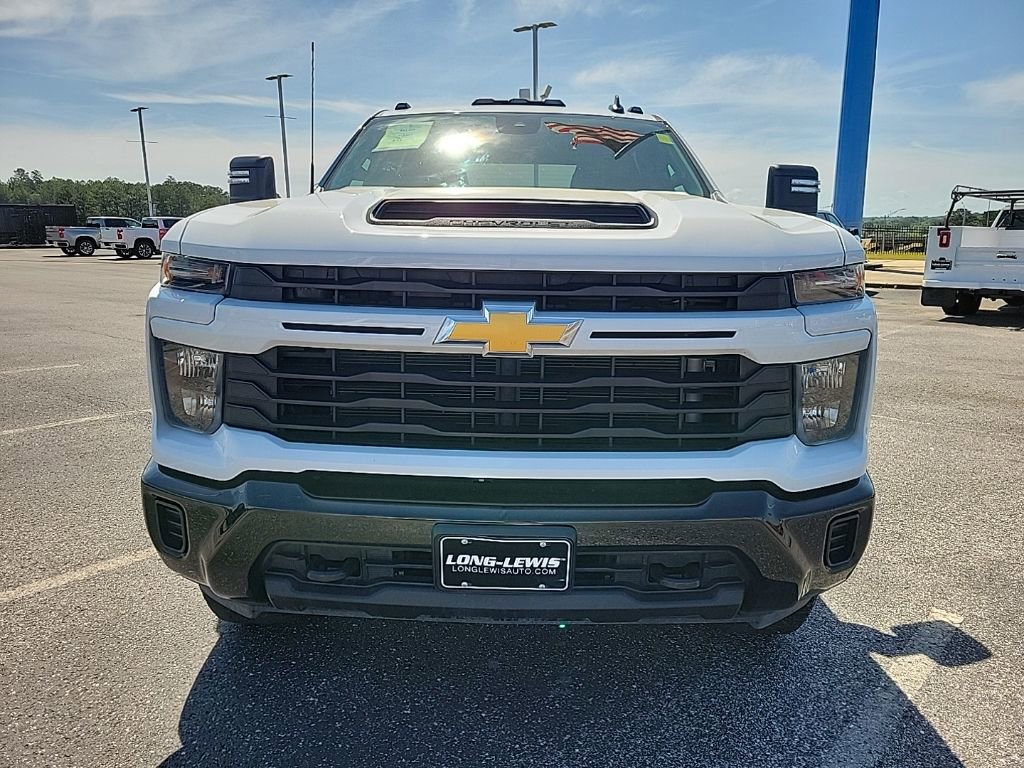 Used 2024 Chevrolet Silverado 2500 Custom w/ Custom Value Package image 2