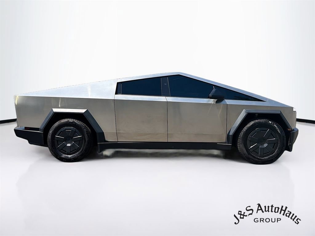 Used 2024 Tesla Cybertruck AWD Crew Cab image 8