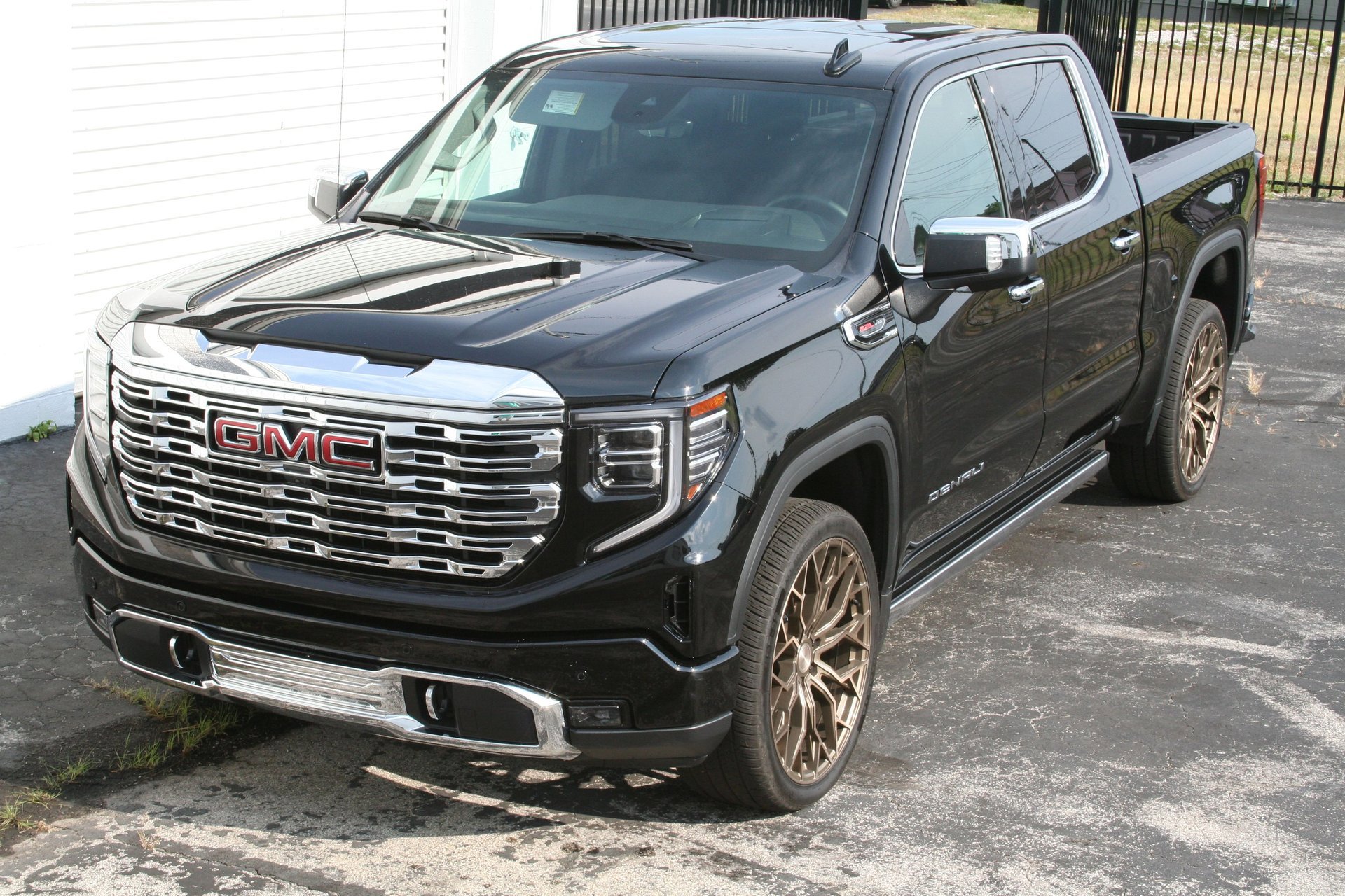 Used 2024 GMC Sierra 1500 Denali w/ Denali Reserve Package image 5