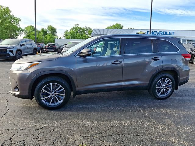 Used 2019 Toyota Highlander XLE AWD/4WD image 8