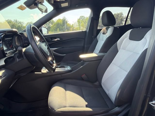 Used 2024 Chevrolet Trax RS w/ Sunroof Package FWD image 20