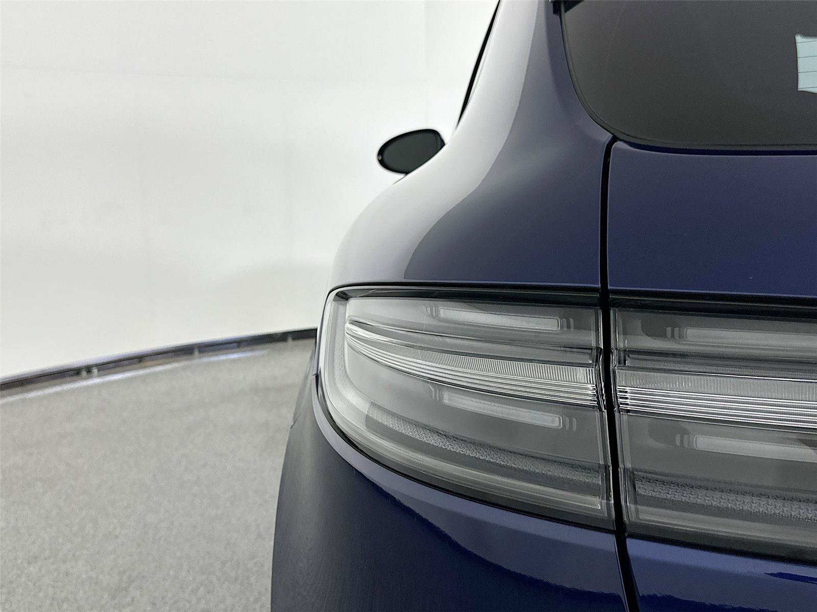 Certified 2025 Porsche Macan GTS AWD/4WD image 16