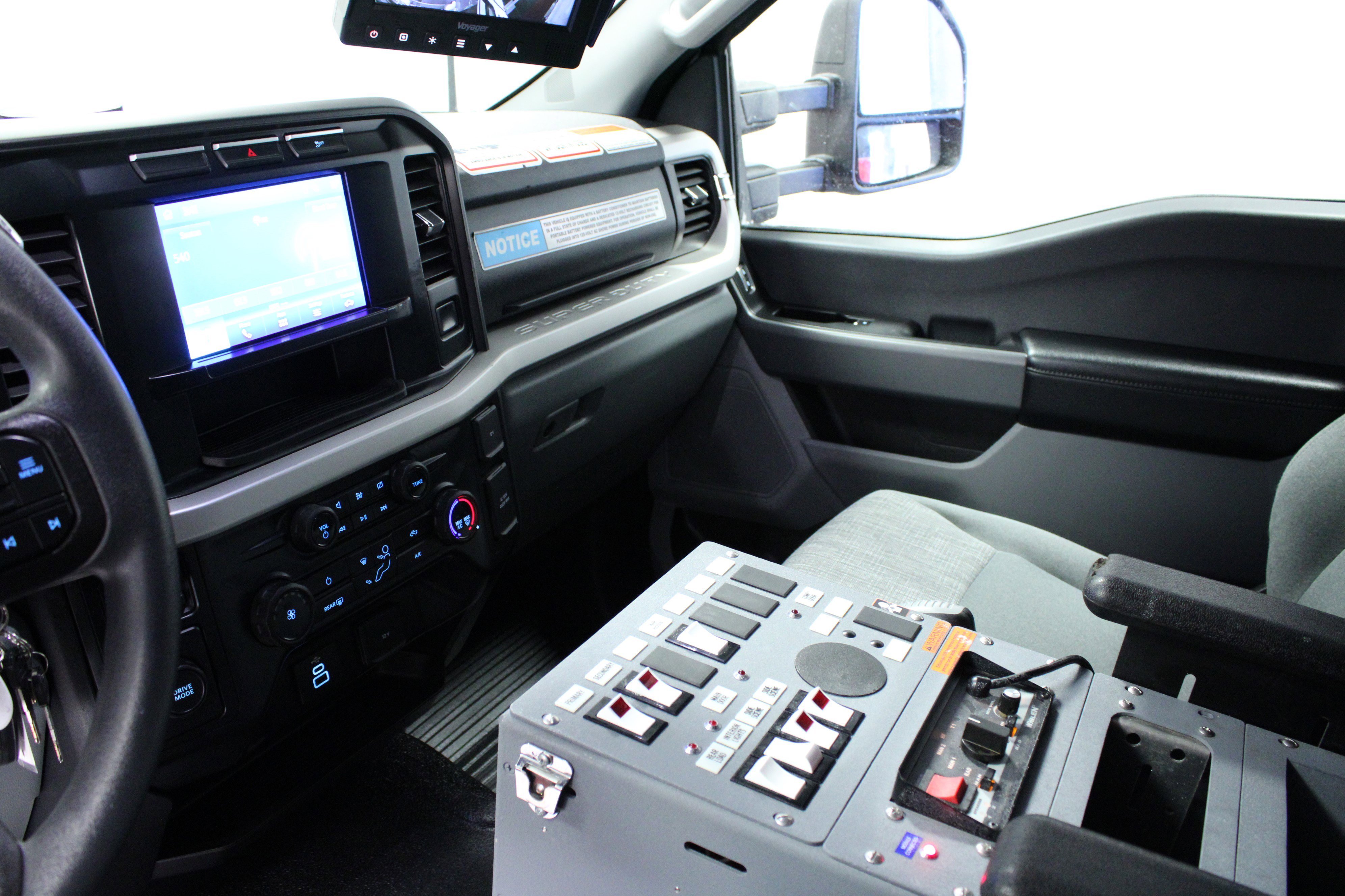 Used 2023 Ford F450 XLT w/ XLT Value Package RWD image 17