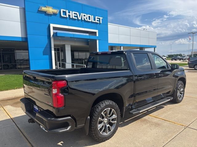 Used 2024 Chevrolet Silverado 1500 RST AWD/4WD image 9