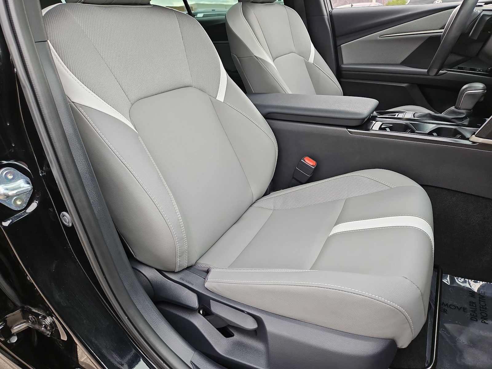 Used 2025 Toyota Camry SE w/ Convenience Package FWD image 21