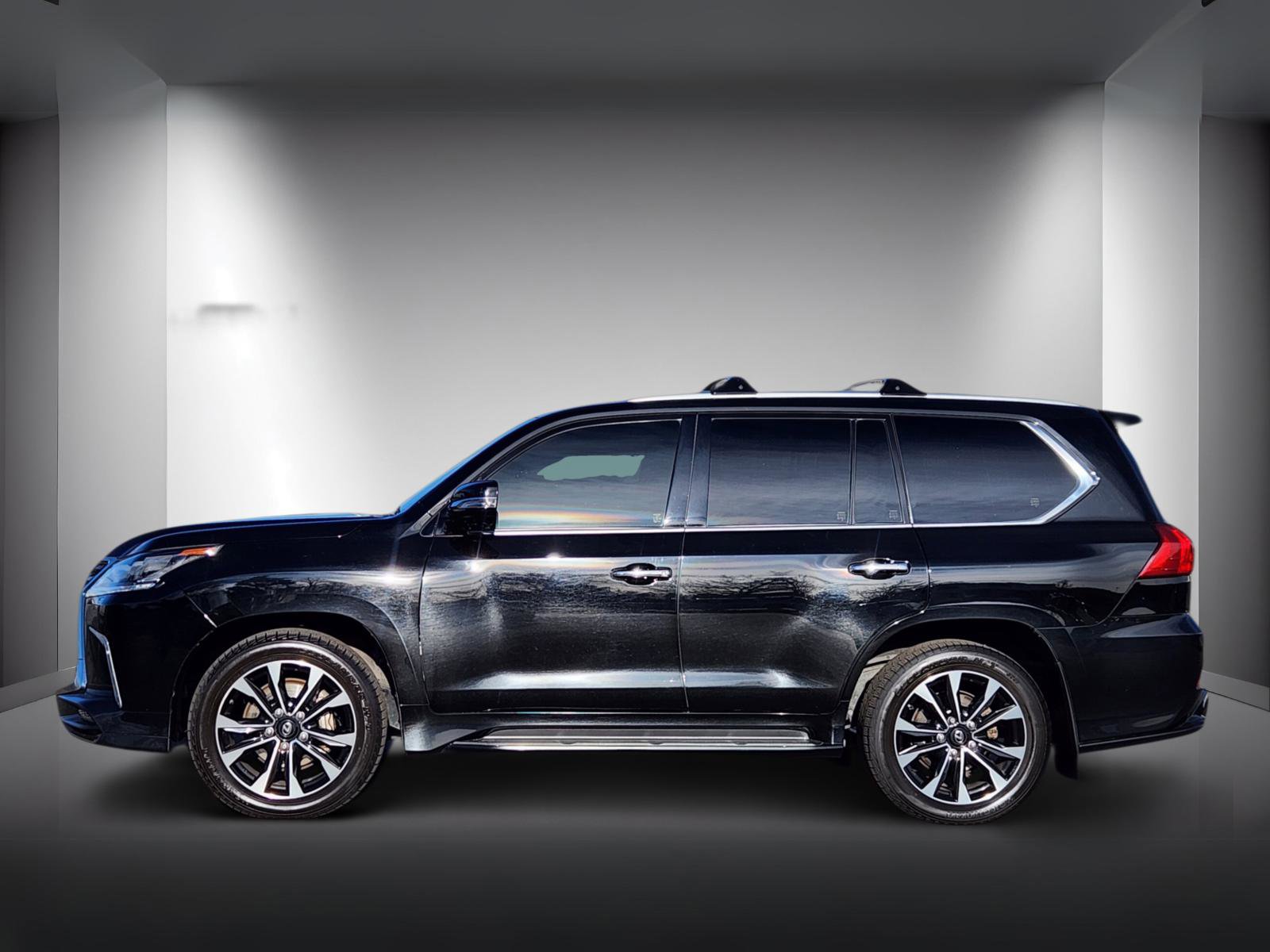 Used 2021 Lexus LX 570 4WD w/ 3rd Row & Luxury Pkg image 2