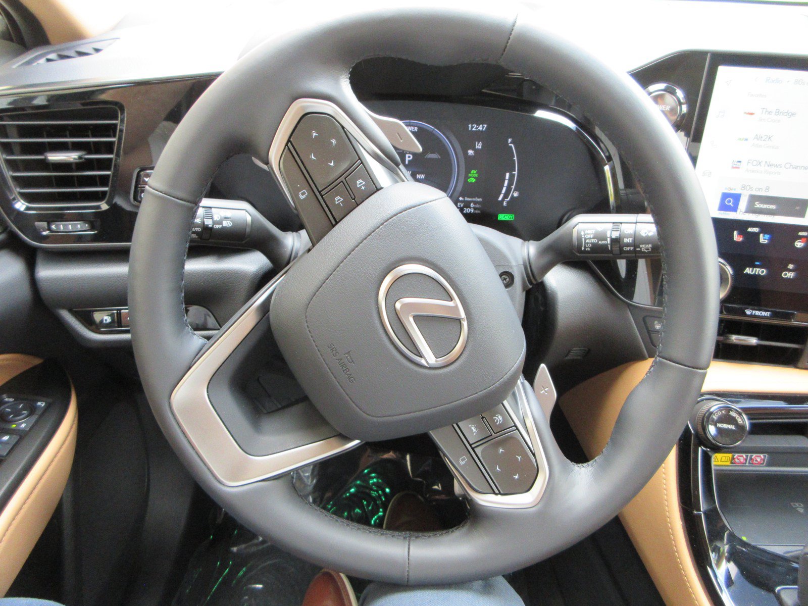 Used 2026 Lexus NX 450h+ AWD w/ Luxury Package image 37