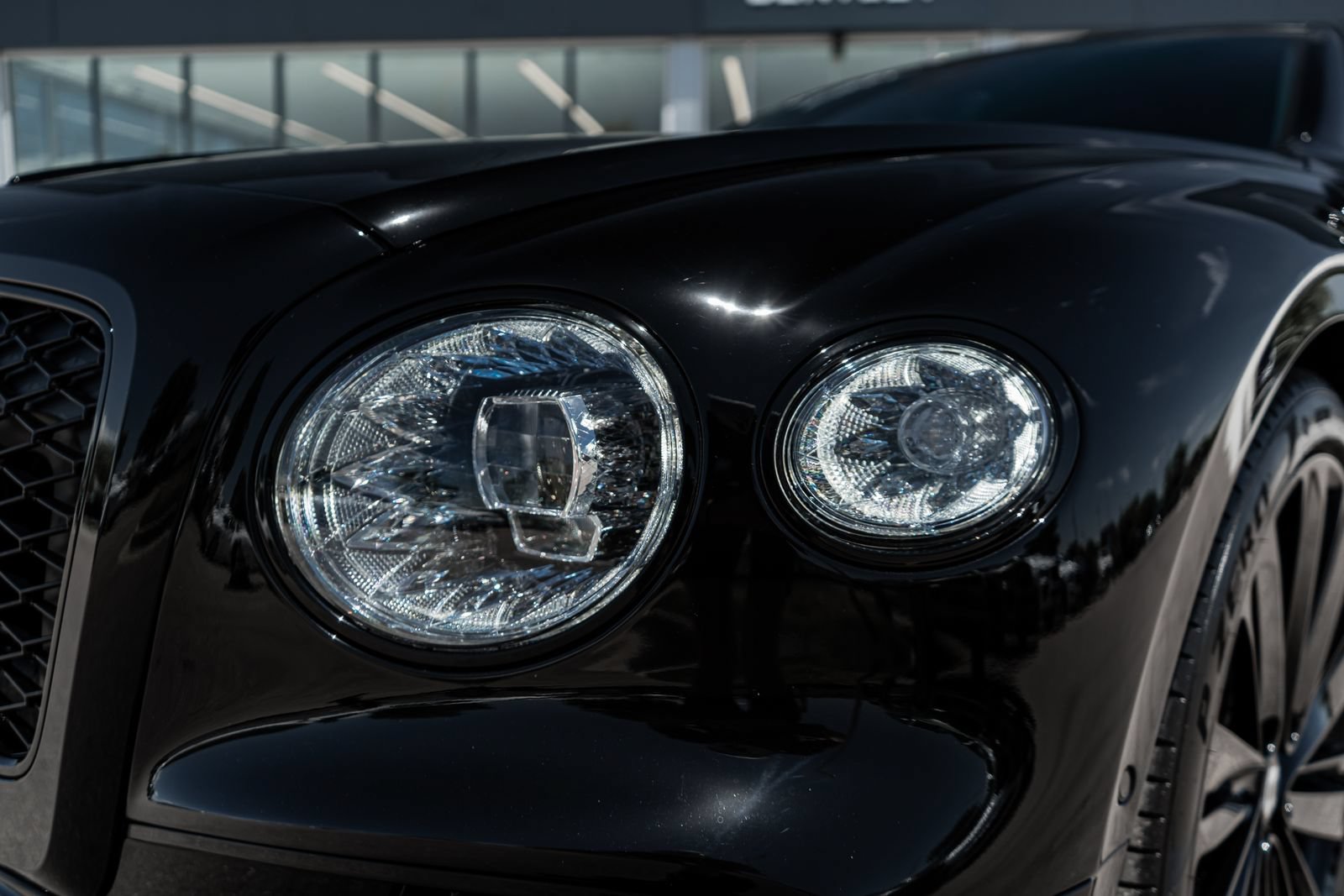 Certified 2025 Bentley Flying Spur Plug-In Hybrid AWD/4WD image 21