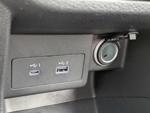 Used 2022 Nissan Kicks SV FWD image 21