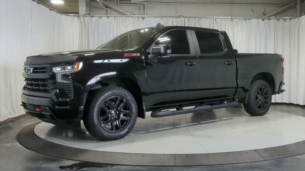Used 2023 Chevrolet Silverado 1500 RST AWD/4WD image 5