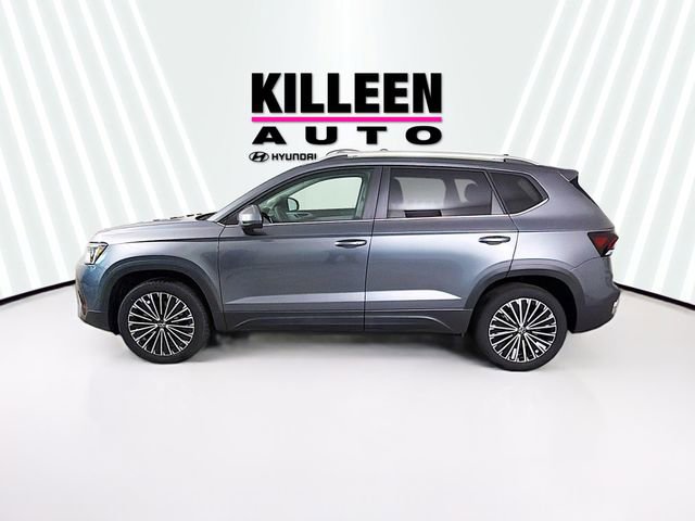 New 2026 Volkswagen Taos SE image 4