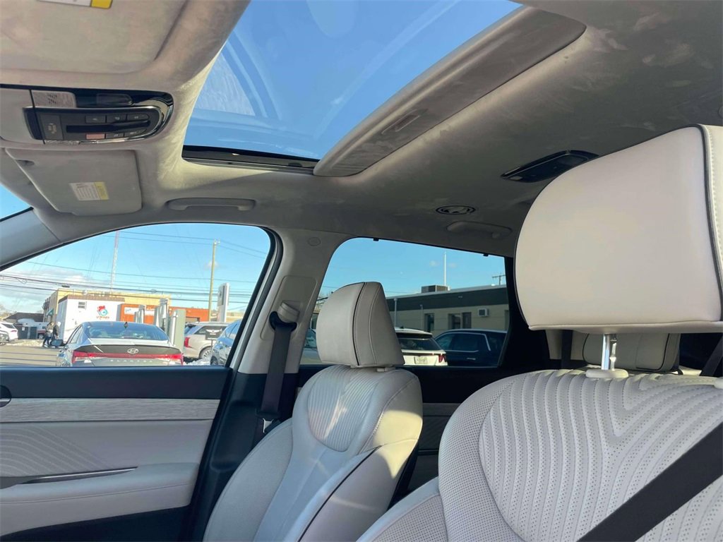 Used 2024 Hyundai Palisade Calligraphy image 21