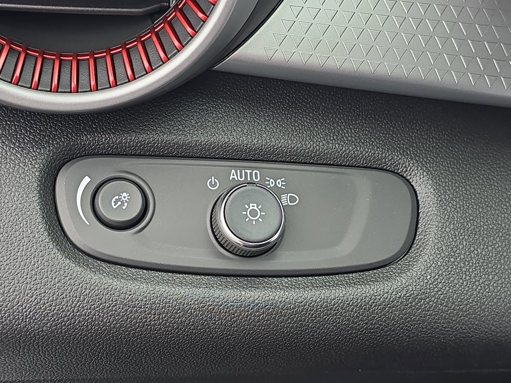 New 2025 Chevrolet Trax RS w/ Driver Confidence Package image 24