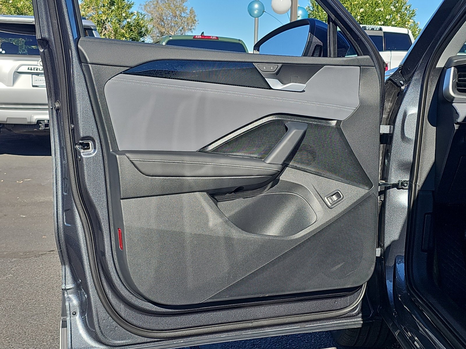 New 2026 Volkswagen Tiguan SE image 13