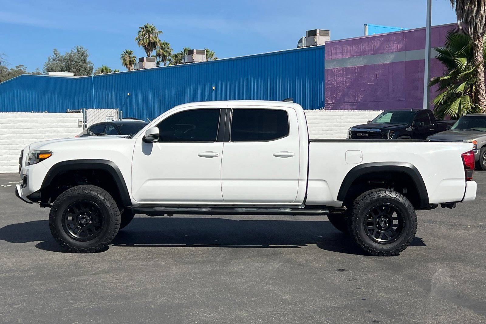 Used 2019 Toyota Tacoma TRD Off-Road w/ TRD Premium Off Road Package AWD/4WD image 7