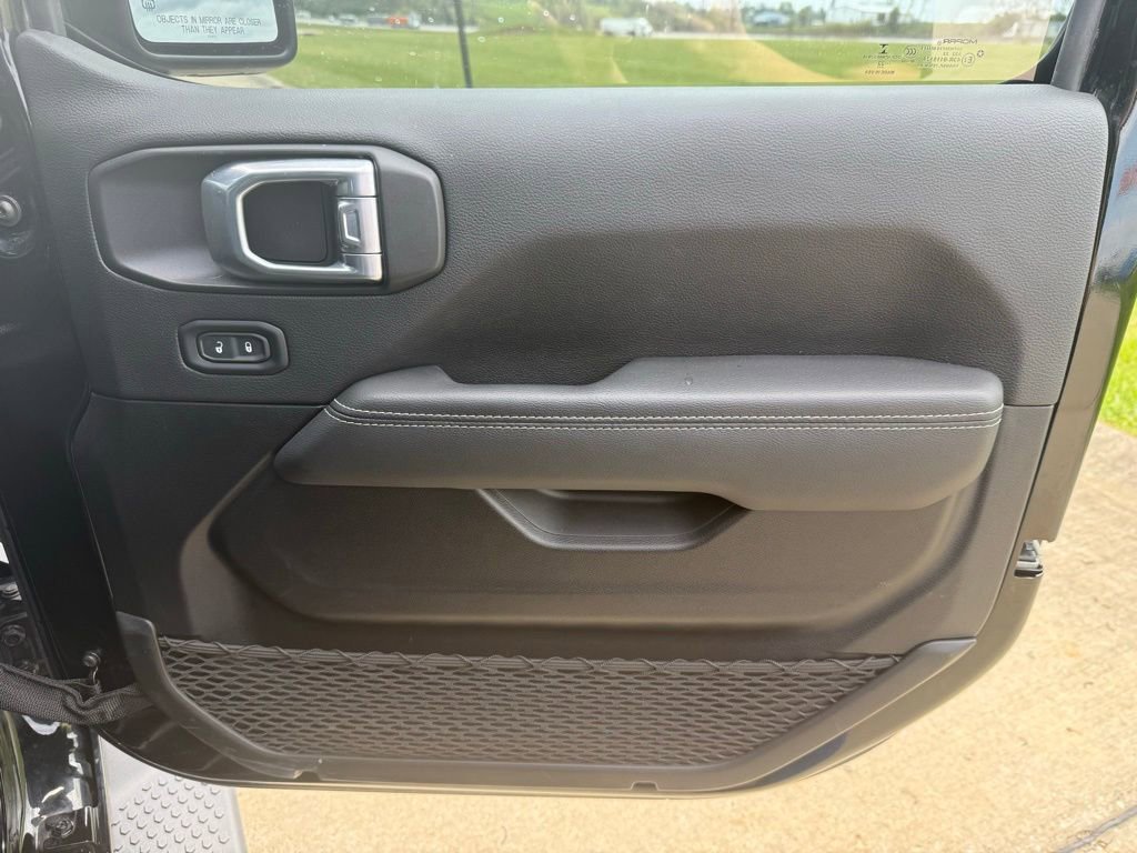 Used 2022 Jeep Wrangler Unlimited Sahara w/ LED Lighting Group image 20