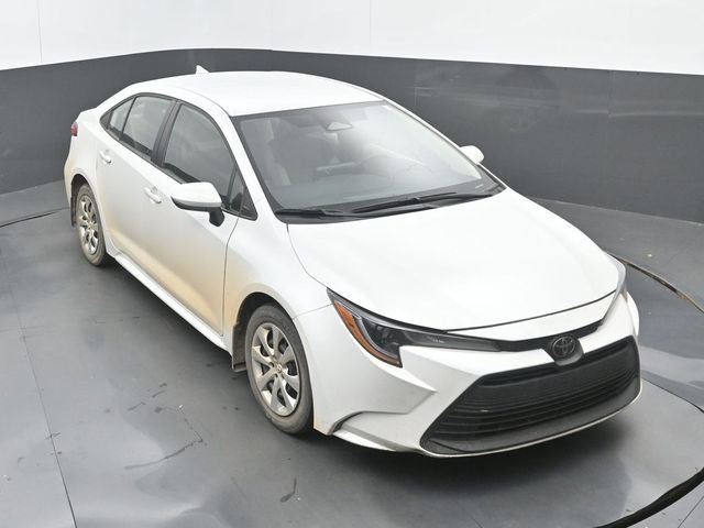 Used 2025 Toyota Corolla LE FWD image 14