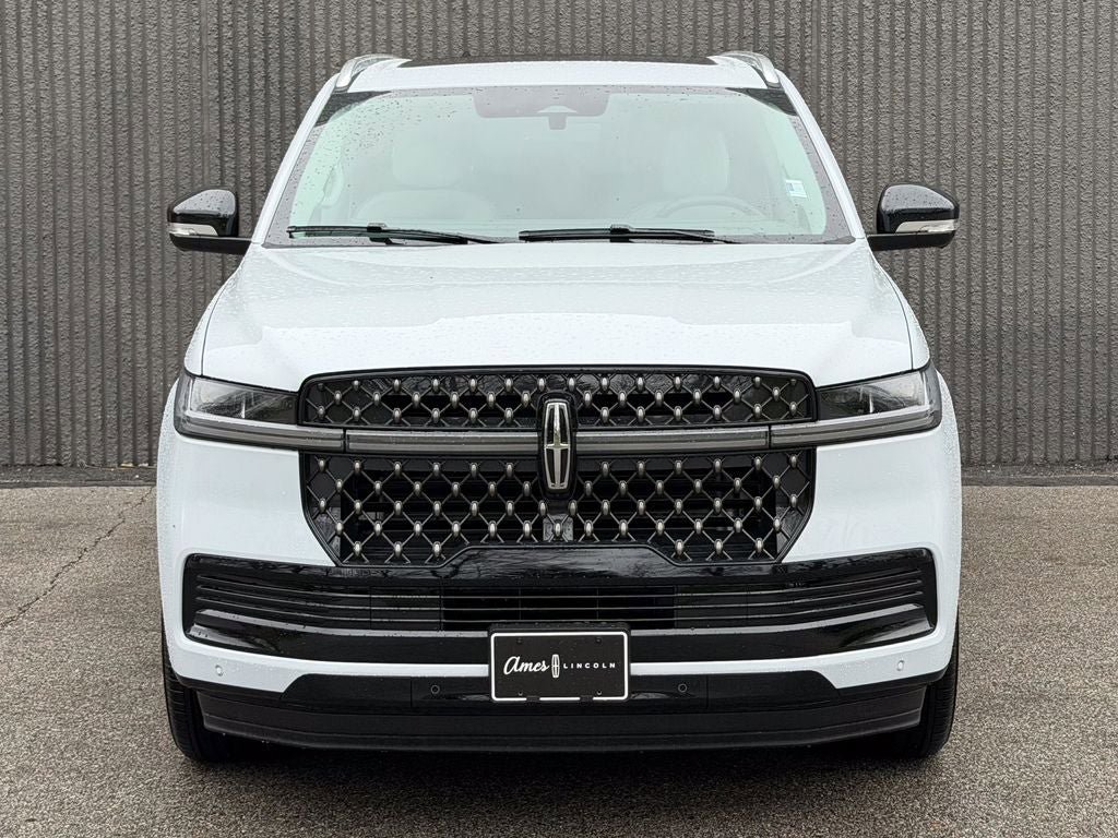 New 2026 Lincoln Navigator Black Label AWD/4WD image 3