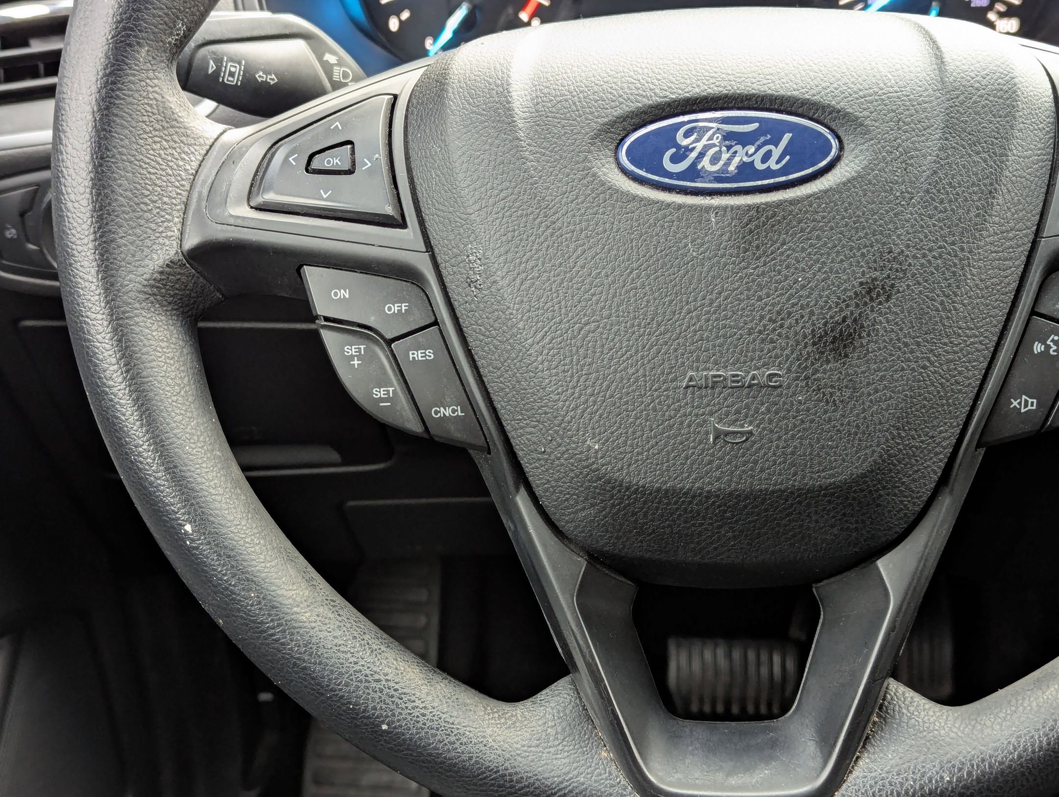 Used 2020 Ford Edge SE image 18