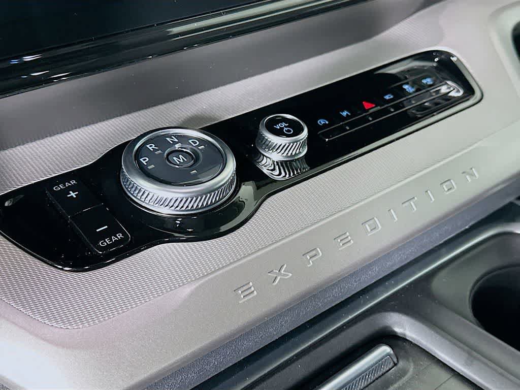 New 2025 Ford Expedition Active RWD image 18