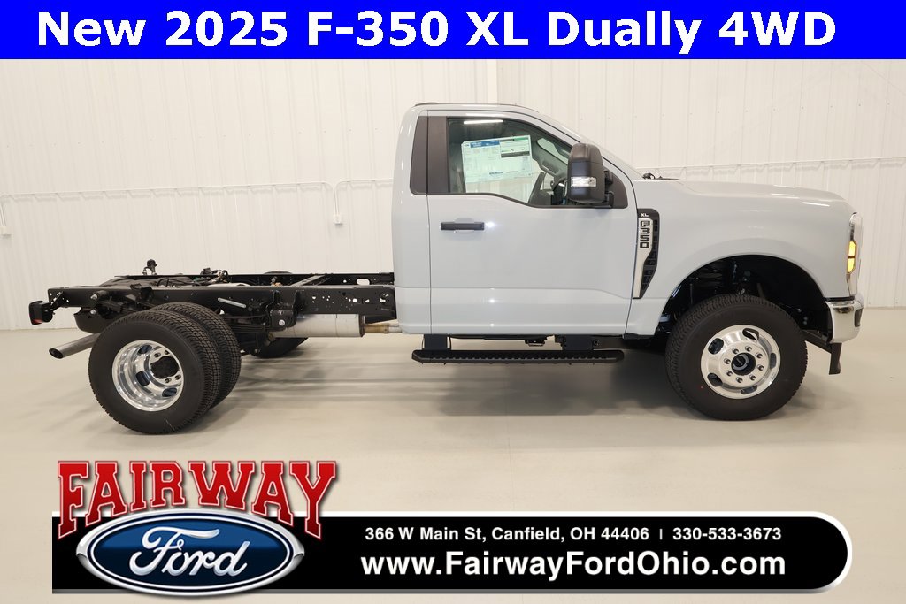 New 2025 Ford F350 XL w/ XL Chrome Package