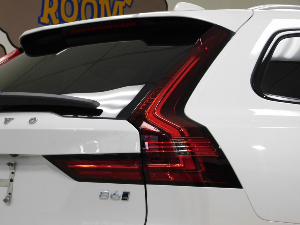 Used 2026 Volvo V90 B6 Cross Country Ultra image 90