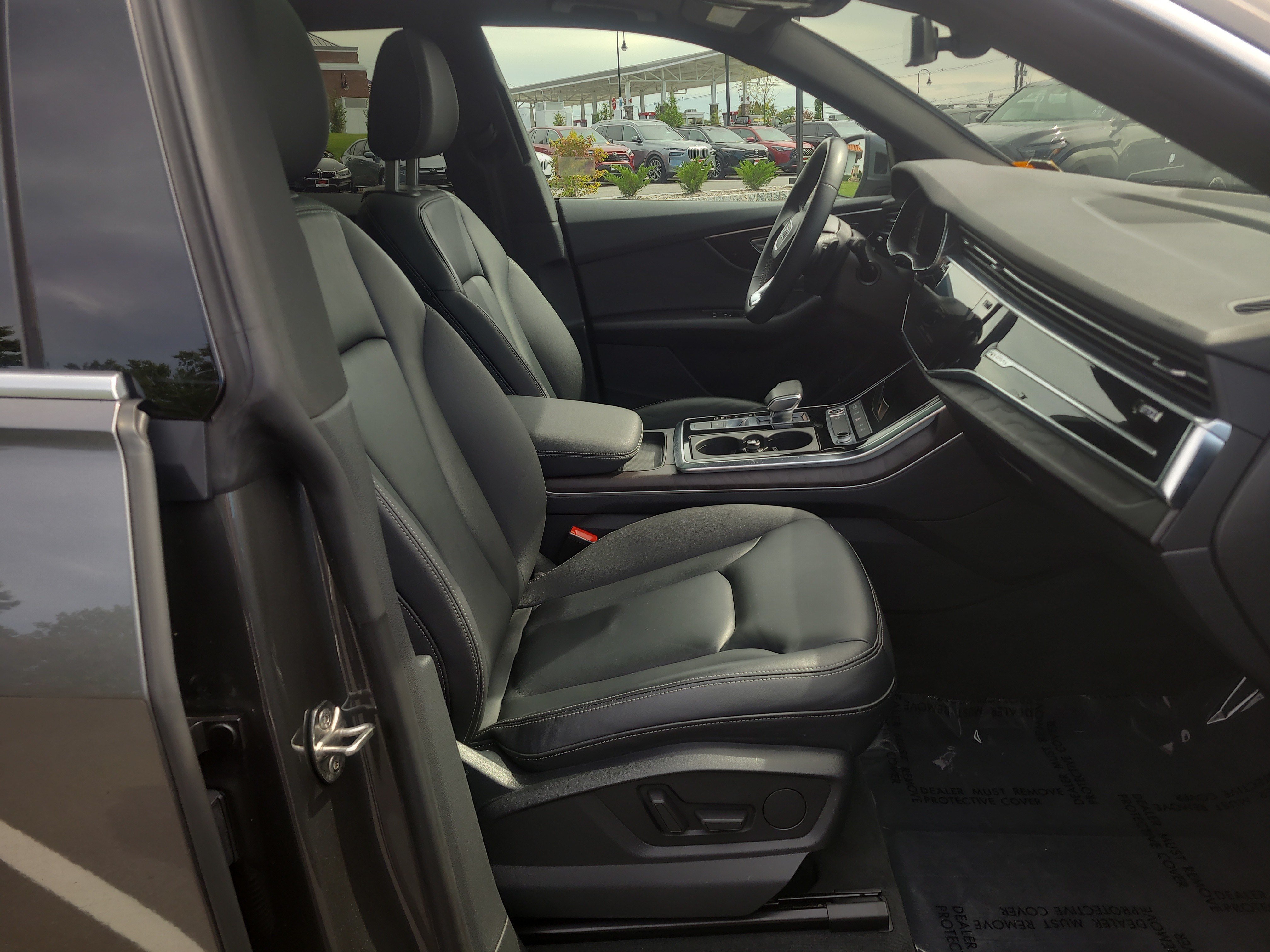 Used 2022 Audi Q8 Premium w/ Convenience Package AWD/4WD image 17