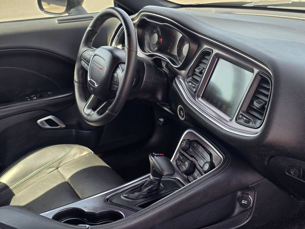 Used 2016 Dodge Challenger SXT Plus RWD image 17