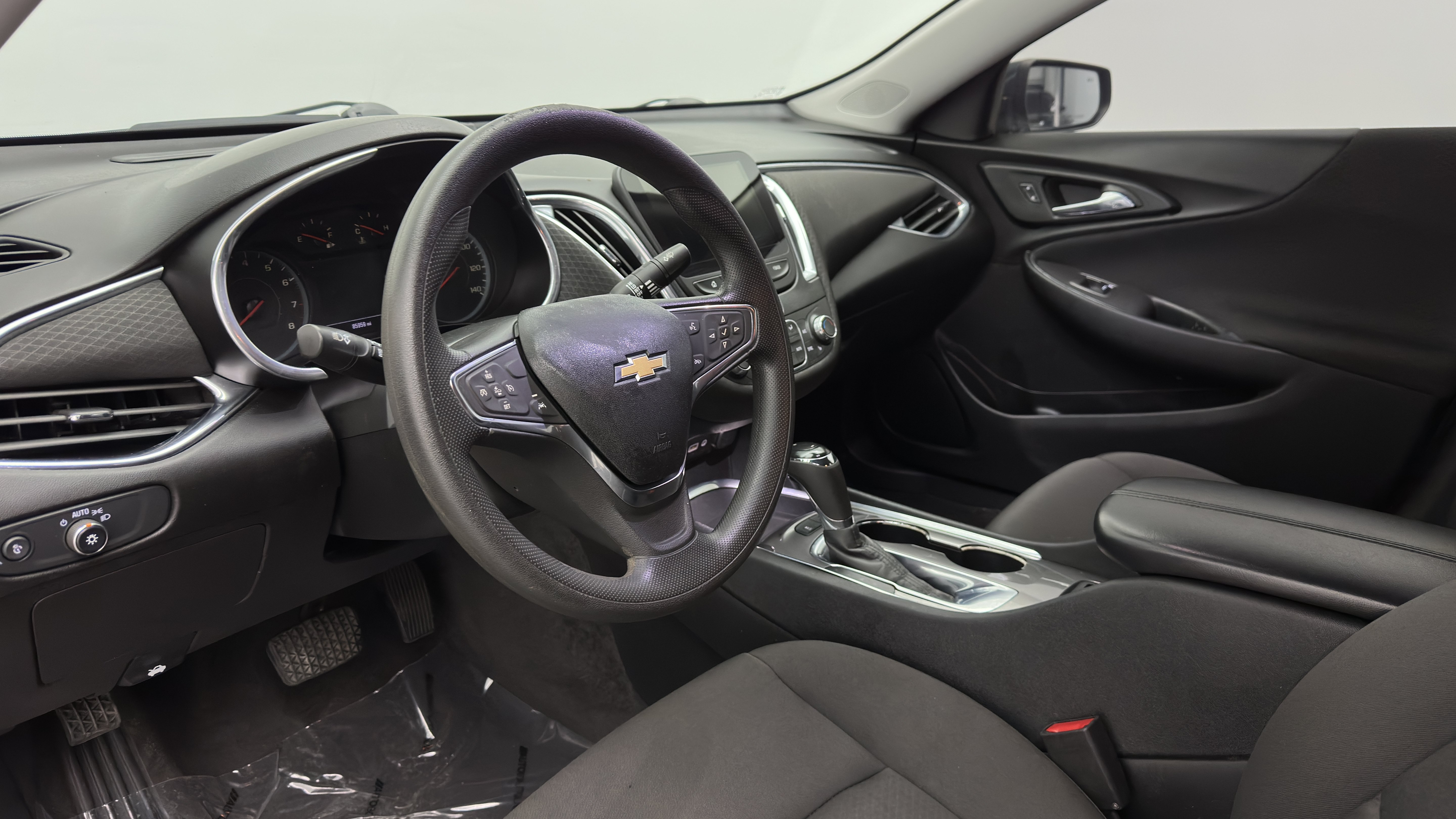 Used 2020 Chevrolet Malibu LT FWD image 11