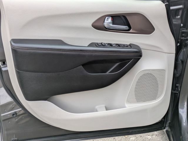 Certified 2018 Chrysler Pacifica Touring Plus image 12