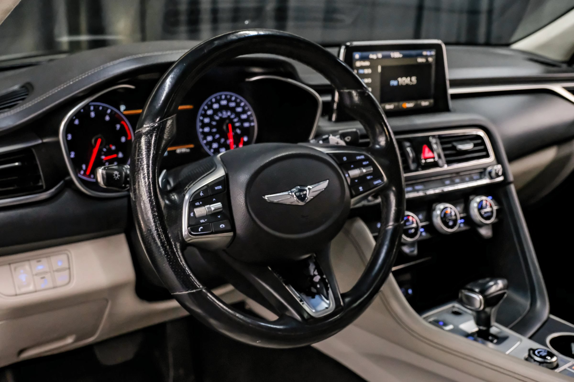 Used 2019 Genesis G70 2.0T Advanced w/ Dynamic Package AWD/4WD image 17