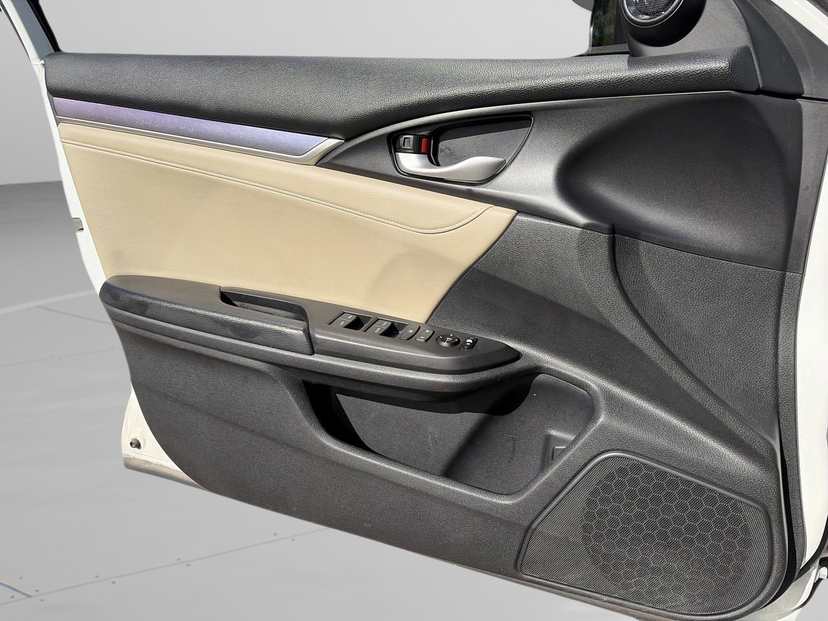 Used 2018 Honda Civic EX-L image 17