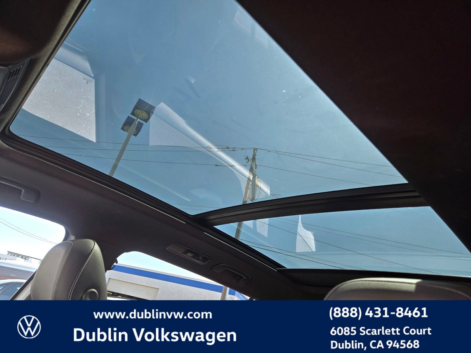 Certified 2023 Volkswagen Tiguan SE R-Line FWD image 15