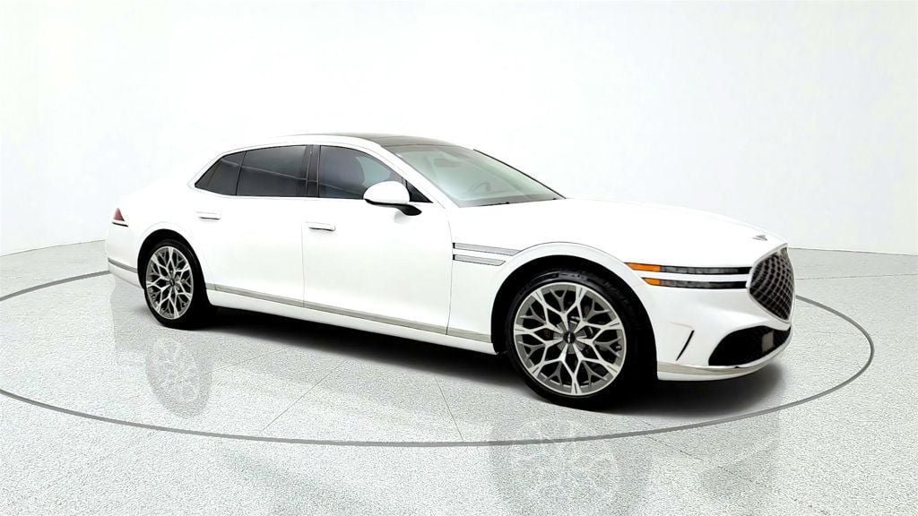 Used 2025 Genesis G90 3.5T AWD/4WD image 3