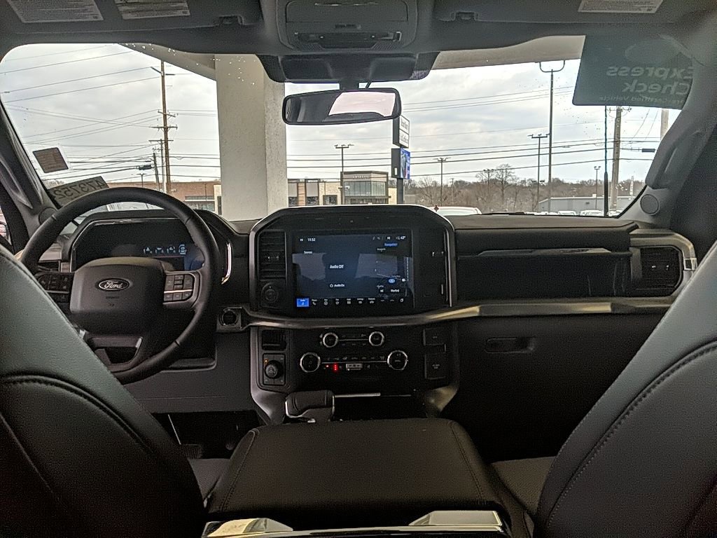 Used 2025 Ford F150 Lariat w/ Equipment Group 501A Mid image 15