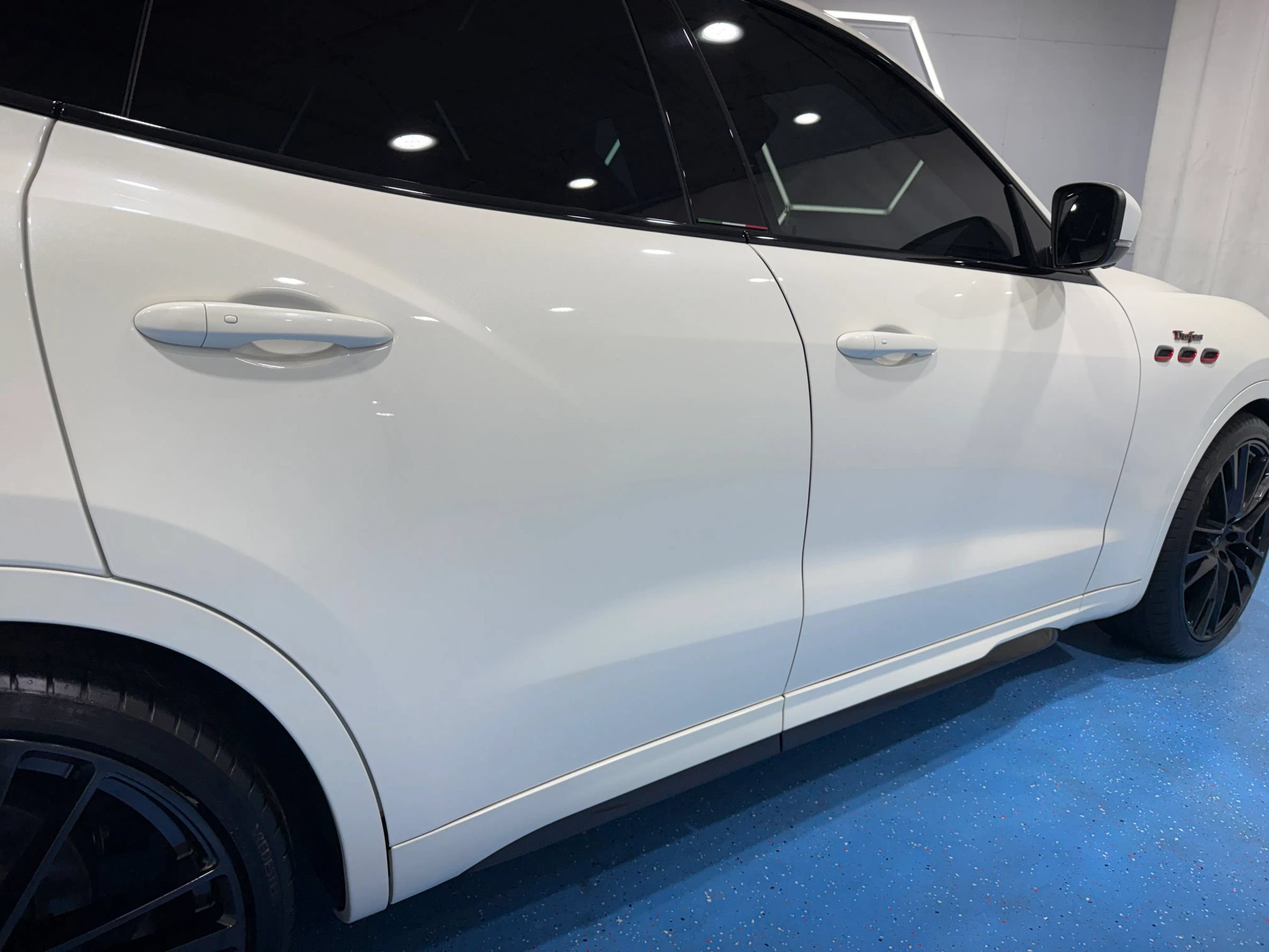 Used 2021 Maserati Levante Trofeo AWD/4WD image 33