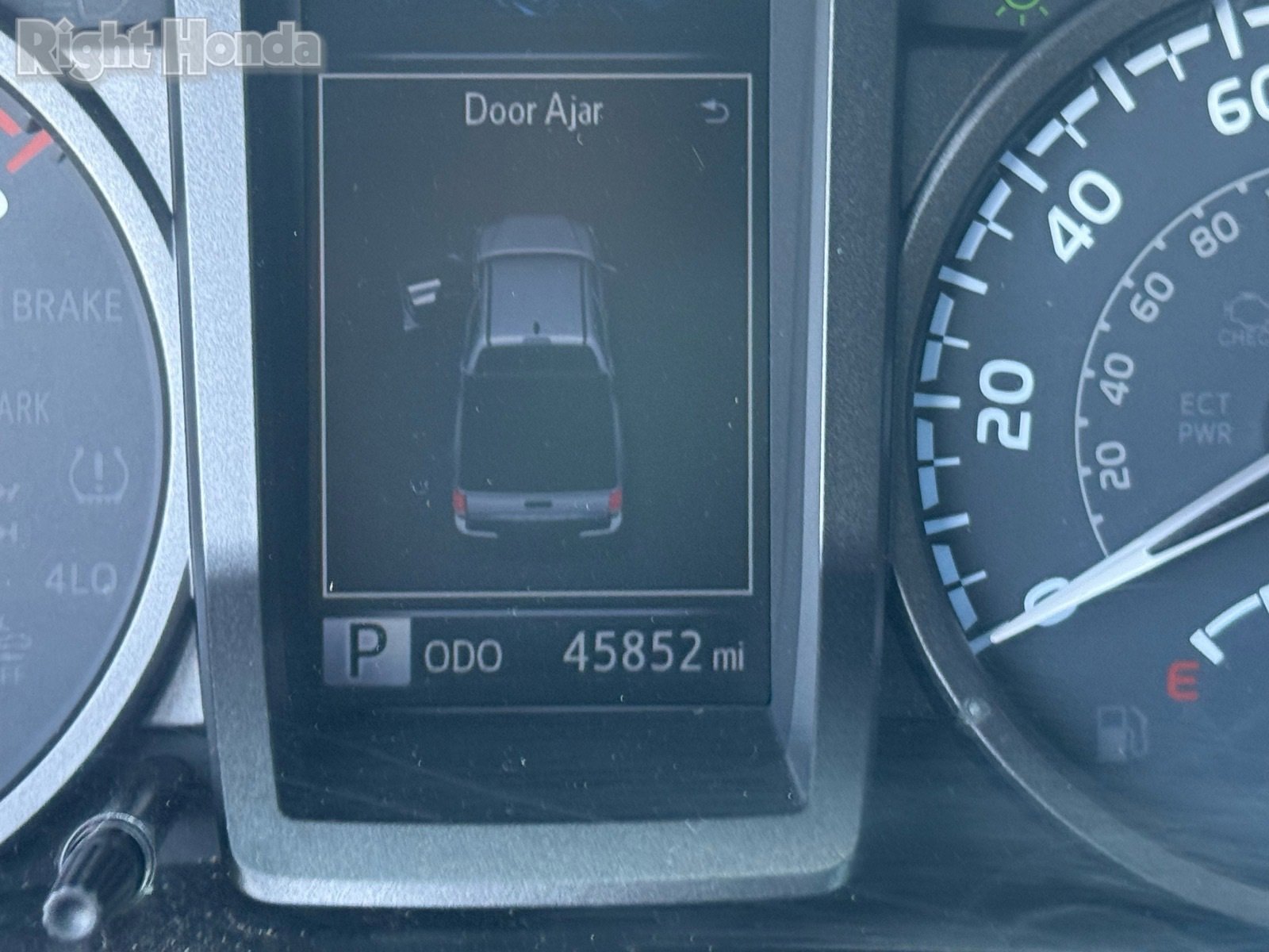 Used 2019 Toyota Tacoma TRD Sport w/ Technology Package image 18