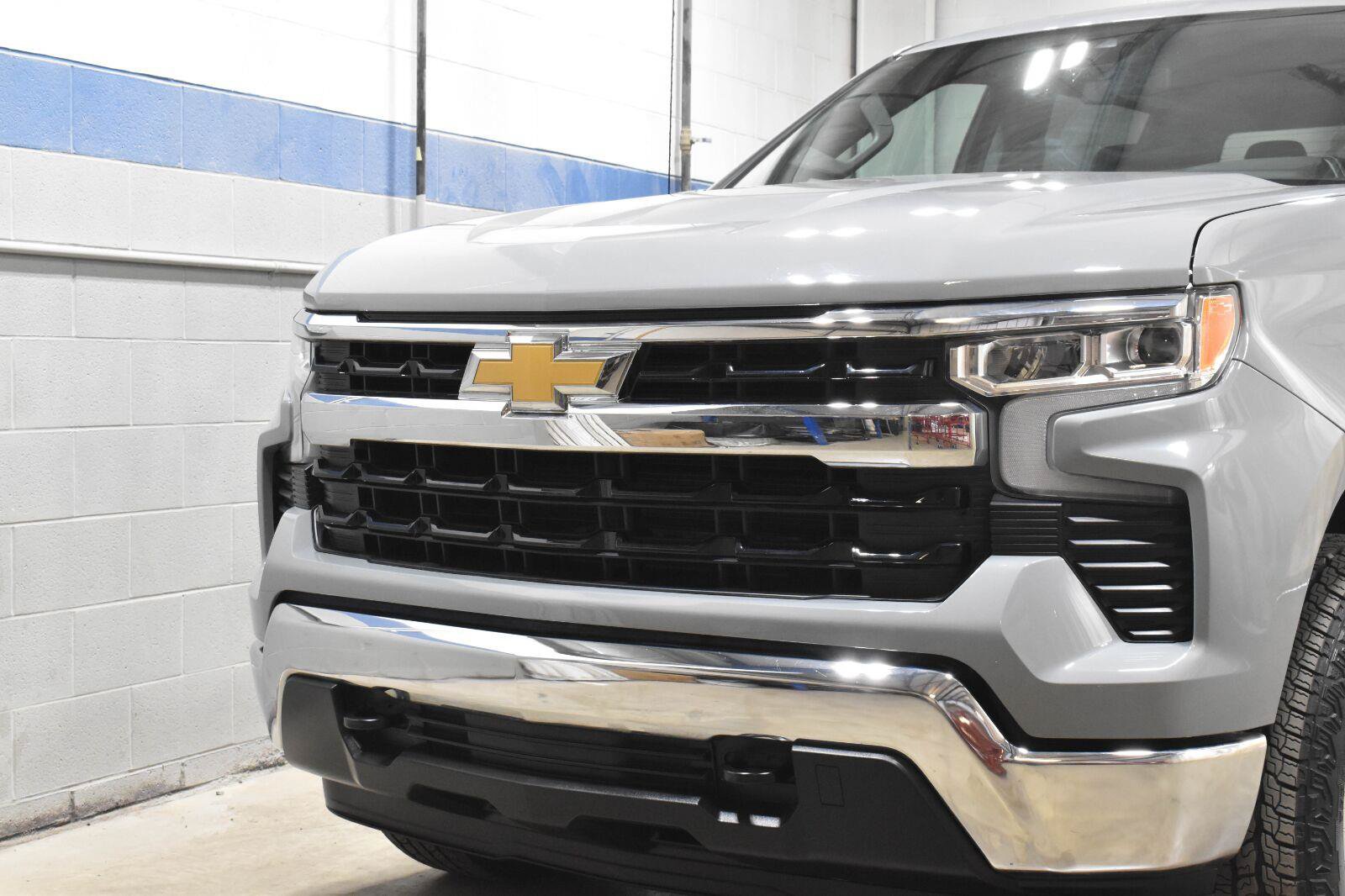 Used 2024 Chevrolet Silverado 1500 LT AWD/4WD image 28