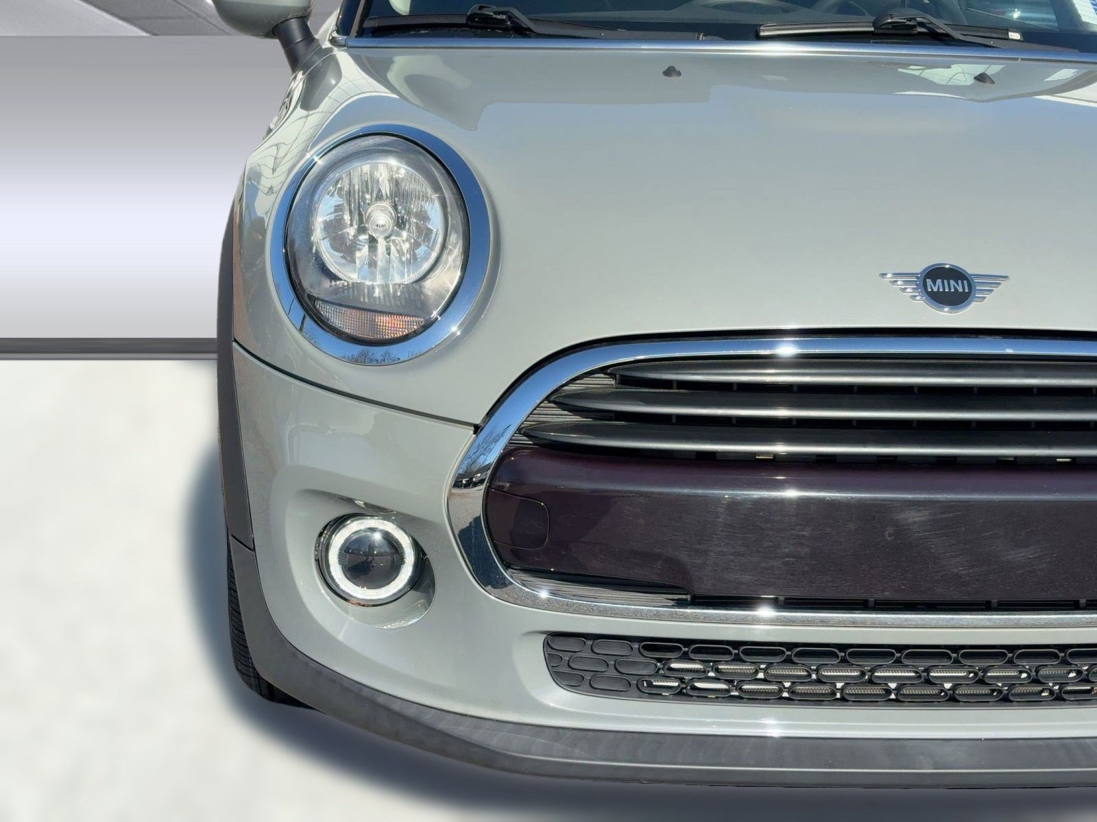 Used 2021 MINI Cooper 2-Door Hardtop image 11