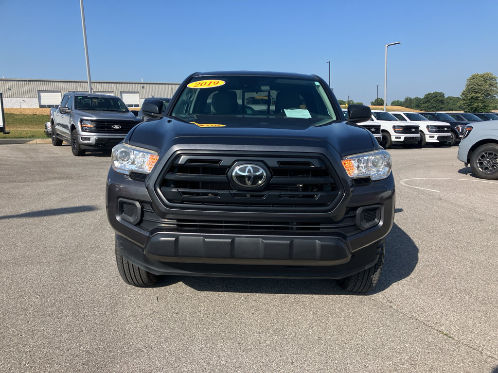 Used 2019 Toyota Tacoma SR w/ SX Package RWD image 2