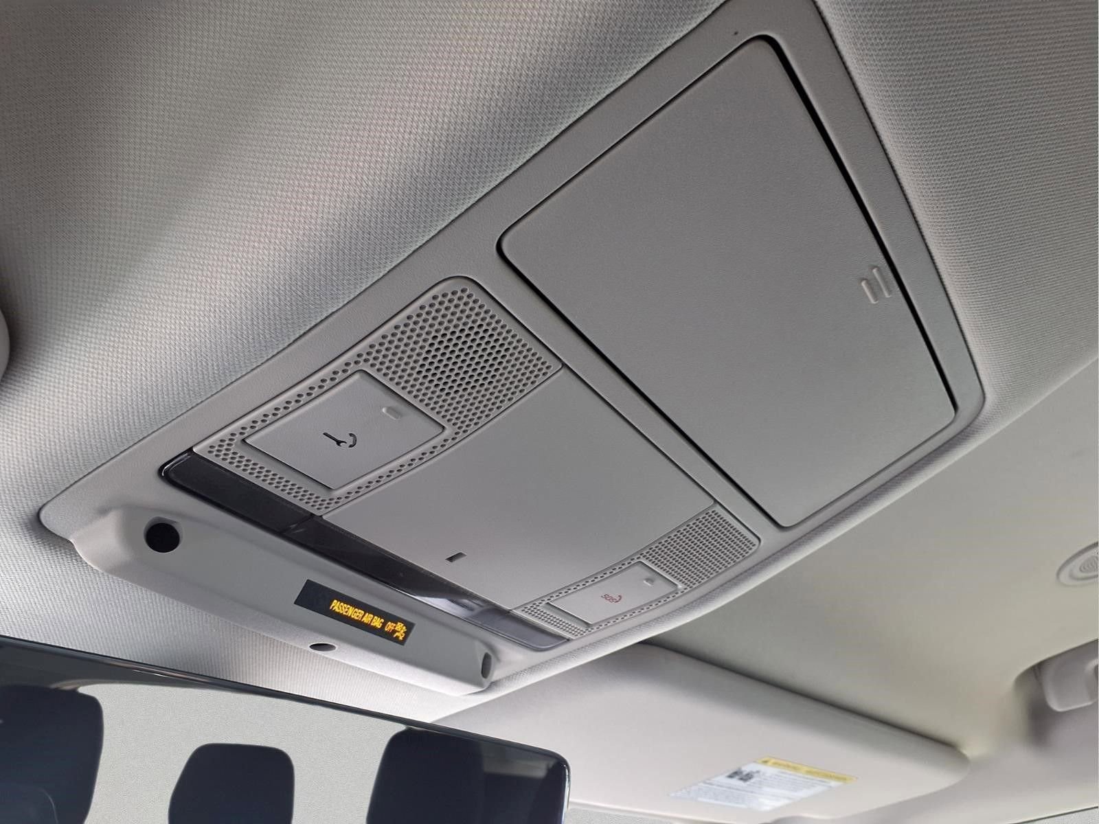 Used 2022 Land Rover Defender 90 image 22