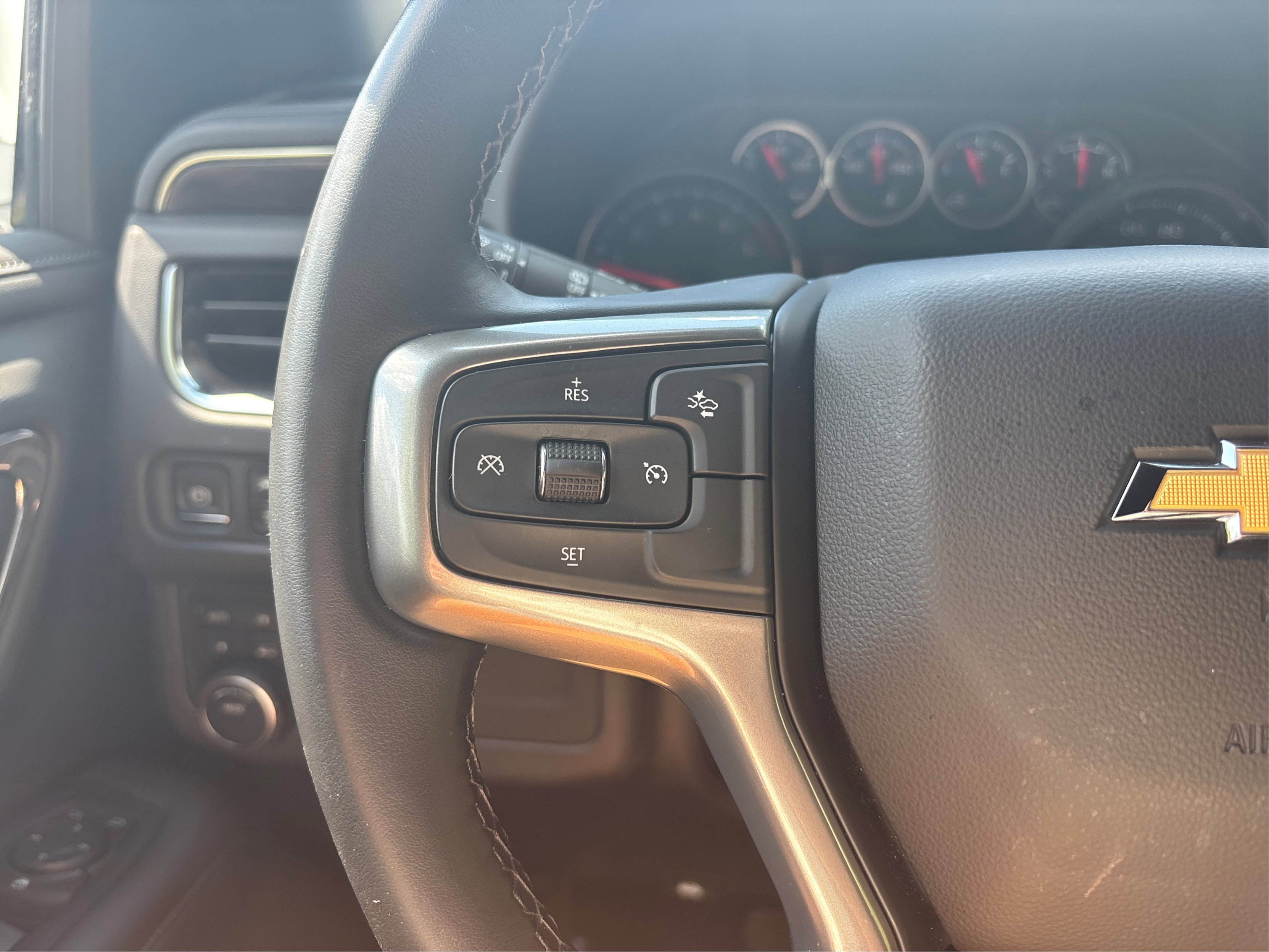 Used 2023 Chevrolet Suburban LS image 49