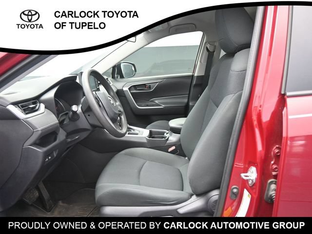 Used 2019 Toyota RAV4 LE FWD image 14