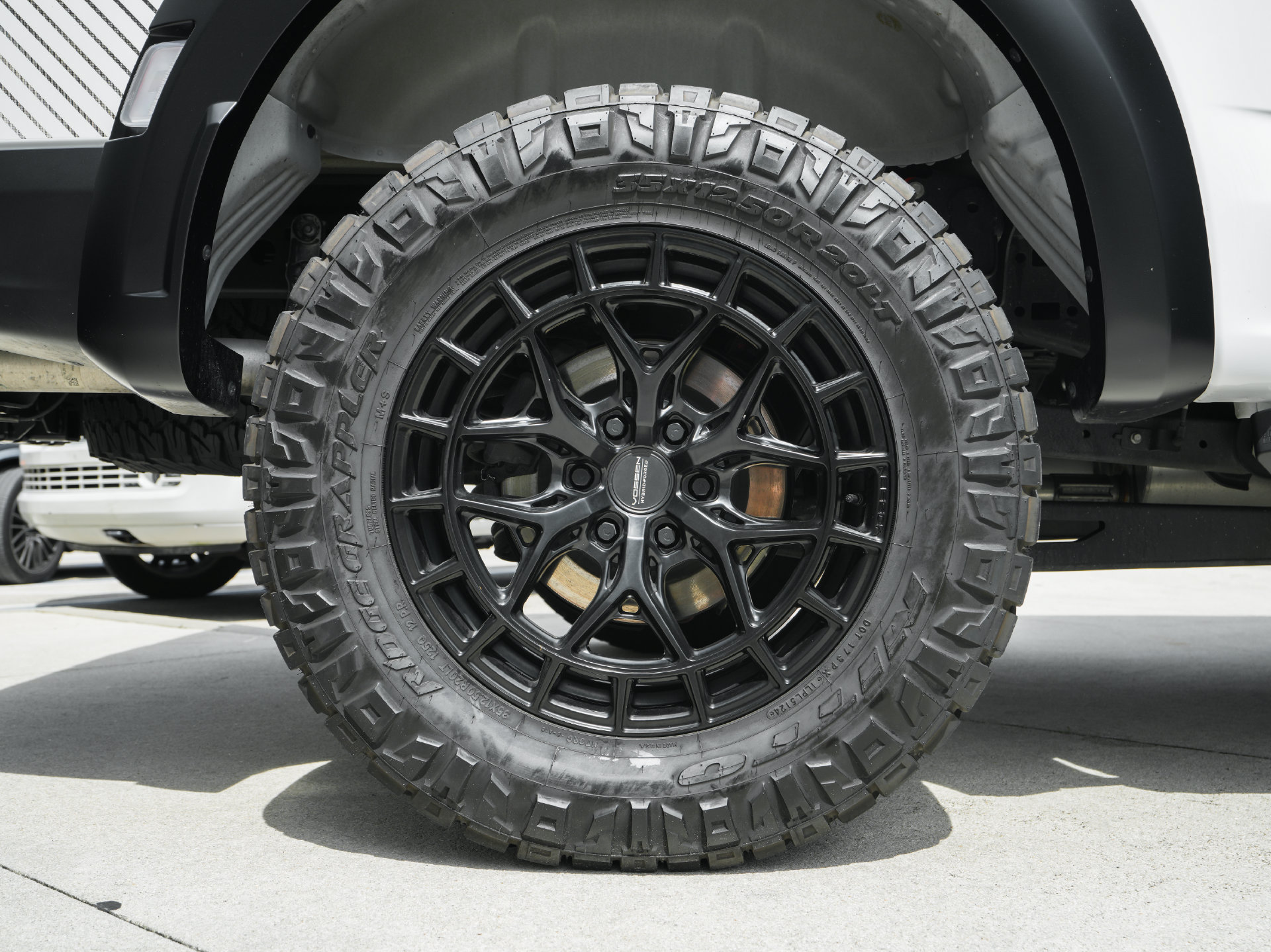 Used 2025 Ford F150 Raptor AWD/4WD image 36