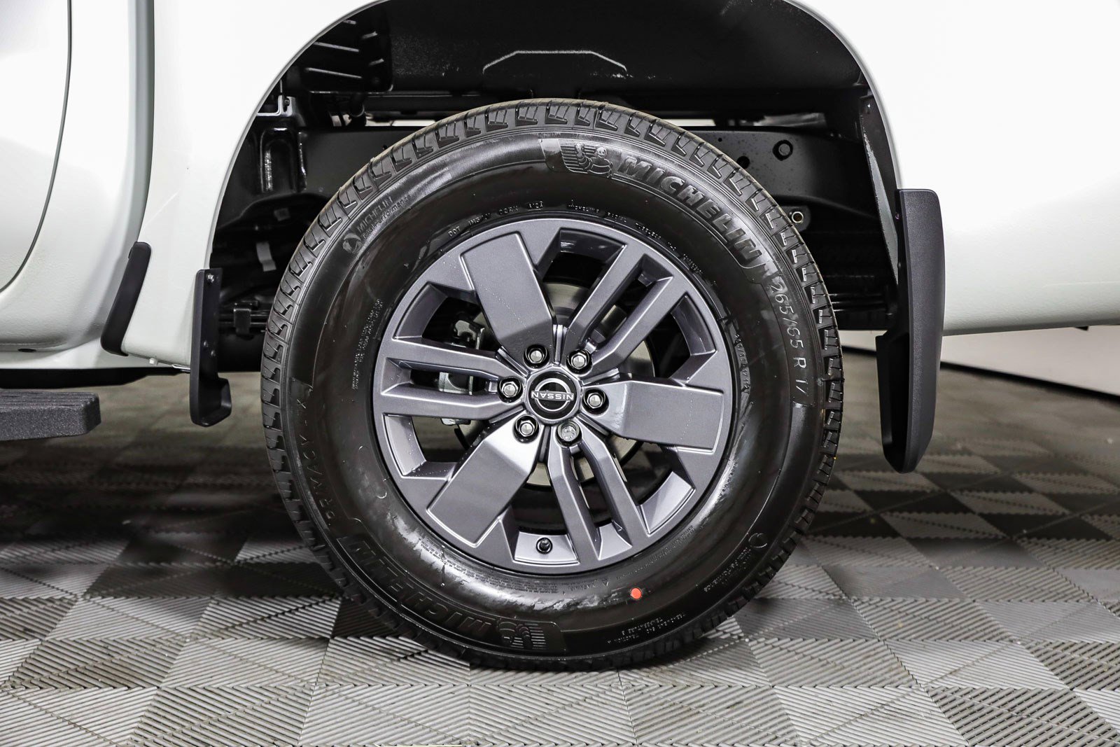 New 2025 Nissan Frontier SV w/ SV Convenience Package image 11