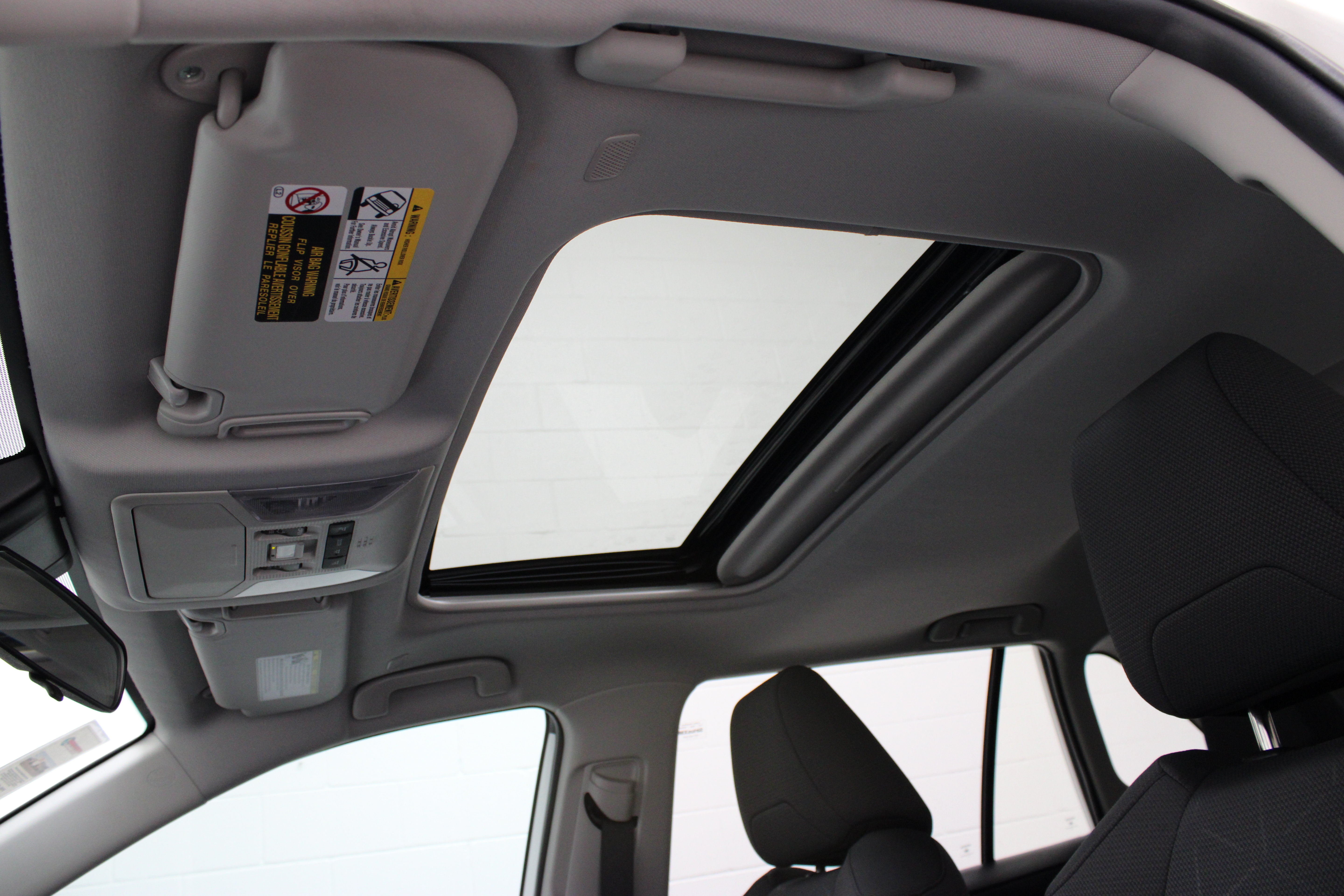 Used 2025 Toyota RAV4 XLE w/ Convenience Package FWD image 26