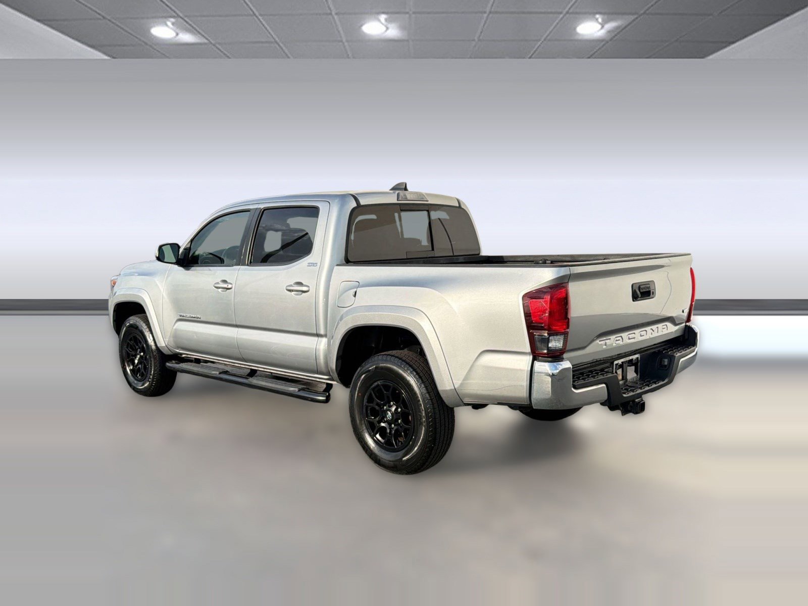 Used 2022 Toyota Tacoma SR5 w/ Technology Package RWD image 3