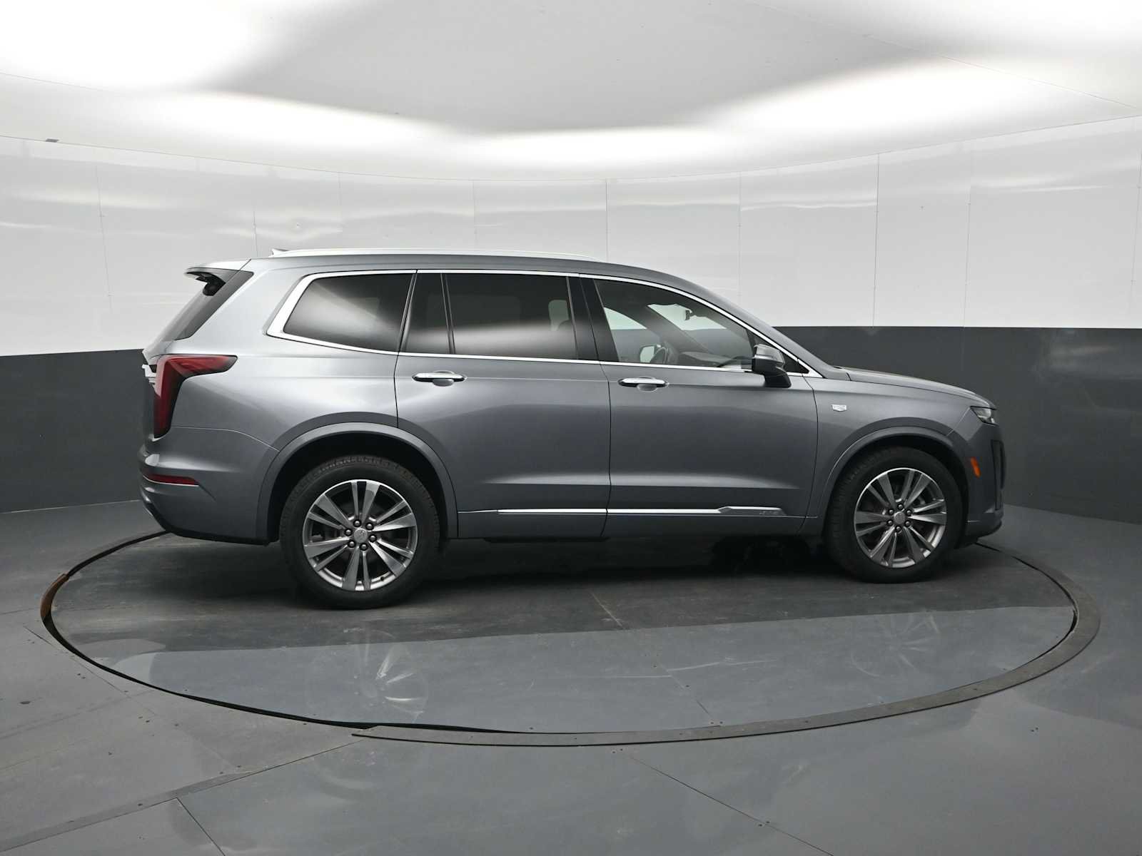 Used 2022 Cadillac XT6 Premium Luxury image 9