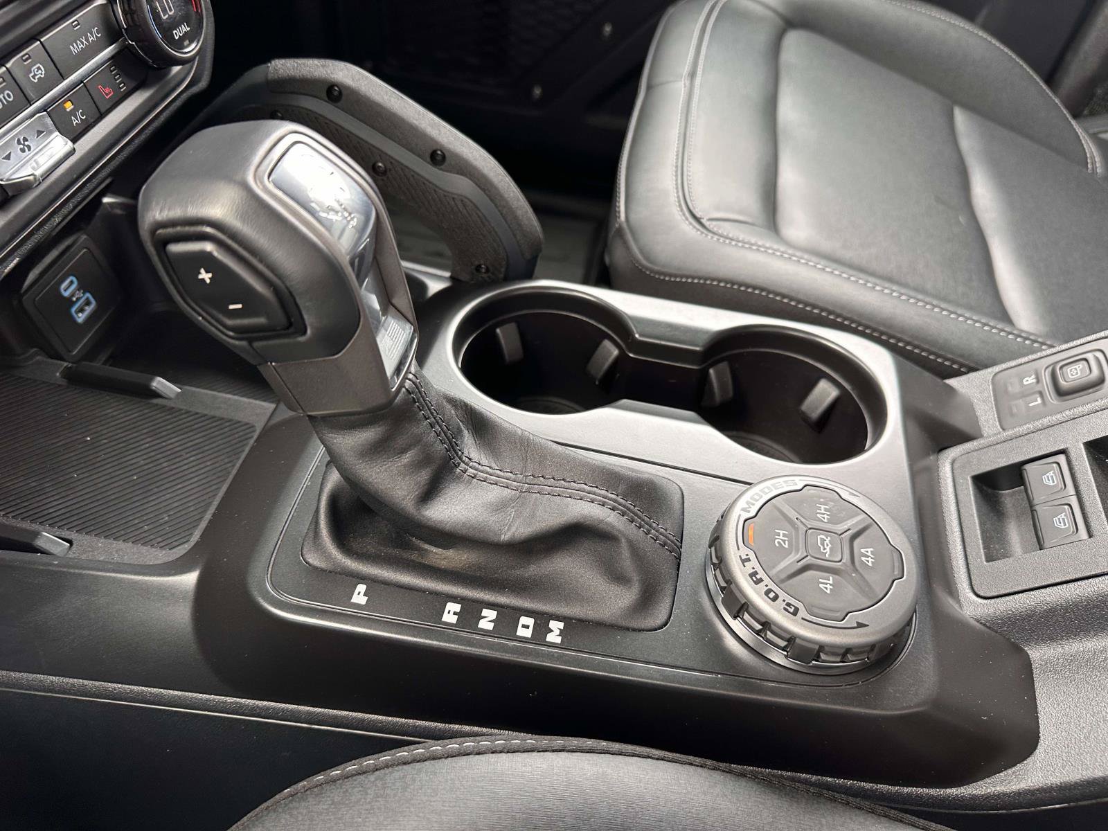 Used 2025 Ford Bronco Badlands AWD/4WD image 27